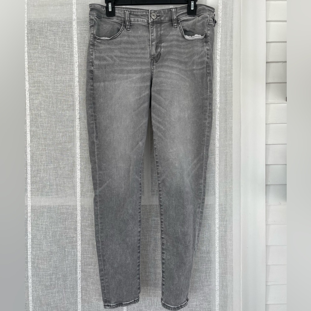 American Eagle Grey Wash Next Level Stretch Size 12